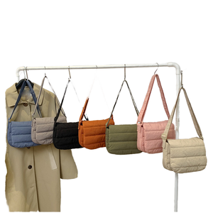 Nuovissima borsa a tracolla leggera in Nylon a tracolla da uomo e da donna alla moda piumata con Design piccolo borsa a tracolla gonfia - Product Image 2