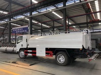 Chine Isuzu petit camion-citerne à lait réfrigéré camion-citerne de transport de lait de 3000 litres à vendre