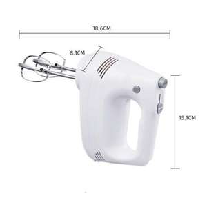 เครื่องผสมอาหารไฟฟ้า 250 วัตต์ ตัวเครื่องพลาสติกสีขาว ดีไซน์หัวเอียง สำหรับทำขนมอบที่บ้าน ผสมไข่ ตีครีม พร้อมหัวตีแบบลวด - Product Image 1