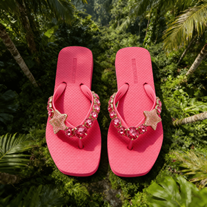 Nouvelles sandales tongs d'été 2025 <span class=keywords><strong>pour</strong></span> femmes, respirantes et légères, avec chaîne de strass en cristal cousue à la main en forme de V, chaussures de plage à bout ouvert - Product Image 3