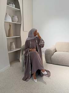 Abaya di Lusso Personalizzata Loriya con Vestito Interno, Set Modesto in 2 Pezzi per Donne Musulmane, Moda Islamica di Dubai - Product Image 5