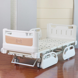 Cama de Hospital Manual S-02 Blanca Ajustable con Barandillas para Uso en Dormitorio - Product Image 3