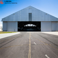 Bâtiment d'entrepôt préfabriqué en acier robuste avec conception imperméable, hangar pour avions
