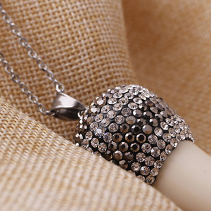Collier pendentif en résine en forme de corne avec strass, en alliage de zinc, pour usage quotidien, cadeau, bijoux - Product Image 2
