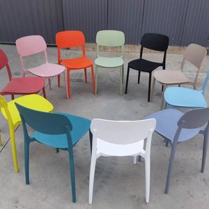 Sillas de Plástico Nórdicas de Alta Calidad al por Mayor, Sillas de Comedor Casuales para Cocina y Hogar, Sillas Comerciales Apilables Simples para Restaurantes - Product Image 1
