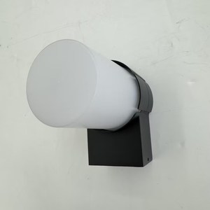 Lámpara de Pared Cilíndrica Multifuncional de Aluminio Fundido, Impermeable, de 12 Vatios, Apta para Uso en Interiores y Exteriores - Product Image 3