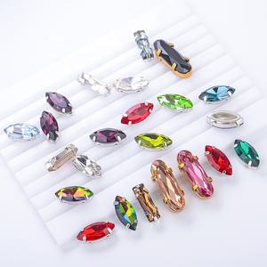 Venta al por mayor de diamantes de imitación de lujo en forma de corazón de diamantes de imitación para coser en la <span class=keywords><strong>ropa</strong></span> DIY bolsas de <span class=keywords><strong>Ropa</strong></span> Accesorios para zapatos - Product Image 5