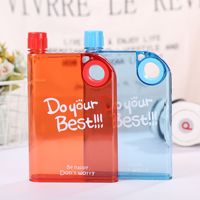 Bouteille d'eau plate personnalisée en forme de cahier A5 carré de 420ml en plastique créatif portable pour le camping pour la prise de mémo