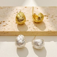 Boucles d'oreilles clous en laiton haut de gamme pour femmes, accessoires de mode tendance et de luxe léger pour les soirées