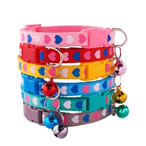 Parche impreso de amor de tres colores de fábrica, Collar para mascotas, estilo campana, collar de gato de poliéster, accesorios para caminar al aire libre para mascotas, proveedores - Product Image 2