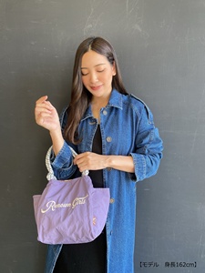 Bolsa de nailon ligera para el almuerzo, bolso de hombro con estampado floral y de corazones para uso diario - Product Image 6