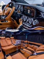 Kit de conversion intérieure de fourgonnette : Sièges de luxe style fourgonnette avec toit à écran tactile et conversion de salon arrière exécutif pour Sprinter MPVs.
