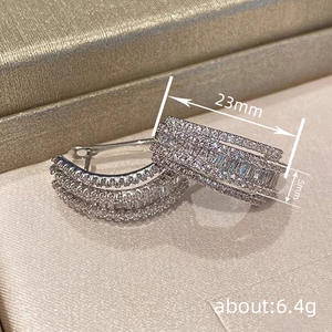 Pendientes de Aro de Oro Blanco con Diamantes Jane DeWara, 14K, Corte Brillante Redondo, Color G Natural, Estilo Clásico para Mujer - Product Image 6