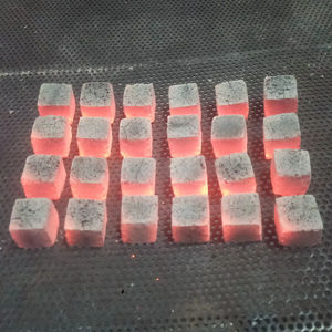 เพลิดเพลินกับช่วงเวลาแห่งการสูบบุหรี่ชิชาอย่างหรูหรา ด้วยถ่านอัดแท่งรูปทรงลูกบาศก์ที่เพิ่มรสชาติที่น่าหลงใหลด้วยมะพร้าวธรรมชาติ - Product Image 1