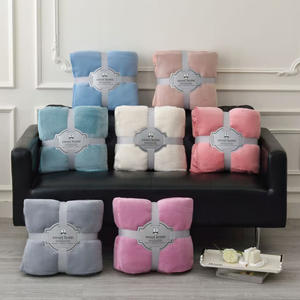 Venta al por mayor Super Queen tamaño Milk Fleece Polar edredón siesta sábana cómoda suave estampado patrón manta para el invierno - Product Image 5