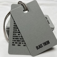 Étiquettes suspendues personnalisées en papier recyclé de luxe, imprimées UV, logo en relief, étiquettes et étiquettes suspendues pour vêtements/sacs/chaussures de luxe