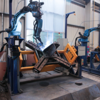 Robot de soudage intelligent série TJH pour tours de transmission, avec positionnement laser et conception spécifique au soudage