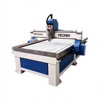 Routeur de gravure sur pierre CNC 1325 avec système de contrôle NC Studio DSP, moteur à broche unique et pompe pour la sculpture sur marbre, granit et pierres tombales