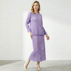 Ensemble deux pièces plissé élégant <span class=keywords><strong>et</strong></span> formel Miyake 2026, nouvelle collection été, couleur unie, <span class=keywords><strong>haut</strong></span> à manches trois-quarts <span class=keywords><strong>et</strong></span> <span class=keywords><strong>jupe</strong></span> longue pour femme - Product Image 4