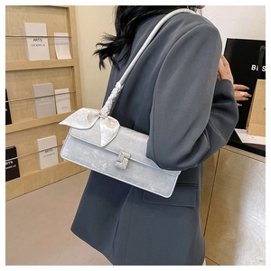 2024 Schlussverkauf Kunstleder-Handtaschen Damen reine Farbe Bowknot Unterarm-Schultertasche Rechteckige Marken-Designer-Taschen für Mädchen - Product Image 4
