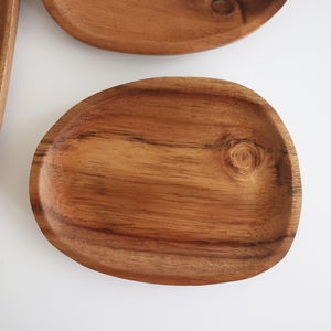 Plateau en bois d'acacia avec pieds, forme galet, plat <span class=keywords><strong>de</strong></span> service, bol à apéritifs, à collations et à noix, décoration rustique style ferme, vente en gros - Product Image 3