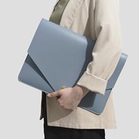 Ensemble d'accessoires de bureau en cuir - Housse pour ordinateur portable, organisateur de chargeur/écouteurs et tapis de souris pour le travail quotidien, kit de bureau pour utilisation au bureau