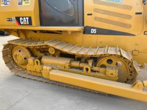 รถดันดินตีนตะขาบ CAT D5 9.4 ตัน มือสอง ได้รับการรับรองมาตรฐาน CE/EPA ระบบไฮดรอลิก สำหรับปรับระดับพื้นที่และก่อสร้างถนน - Product Image 6