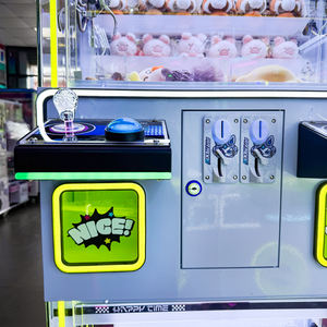 ตู้คีบตุ๊กตาโลหะขนาดเล็ก 4 ผู้เล่น พร้อมอินเทอร์เฟซภาษาอังกฤษ สไตล์เกาหลีและญี่ปุ่น เกมจับรางวัลตุ๊กตา - Product Image 6