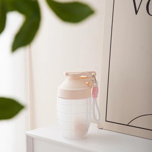 Botella <span class=keywords><strong>de</strong></span> agua deportiva <span class=keywords><strong>de</strong></span> plástico con forma <span class=keywords><strong>de</strong></span> <span class=keywords><strong>granada</strong></span> <span class=keywords><strong>de</strong></span> mano <span class=keywords><strong>de</strong></span> 700ml, botella agitadora <span class=keywords><strong>de</strong></span> proteínas transparente para gimnasio con bola agitadora - Product Image 2