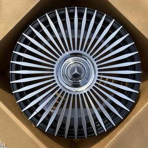 Jantes en alliage coulé électroplaquées de 18 à 22 pouces avec enjoliveurs flottants pour SUV, berlines, <span class=keywords><strong>Audi</strong></span>, Mercedes, Tesla, ZEEKR, et voitures de tuning personnalisées - Product Image 3