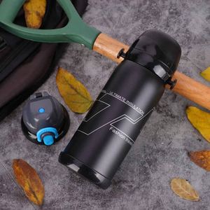 Vaso Térmico Moderno con Diseño de Tumbler y Tapa de Botella al Vacío - Product Image 1