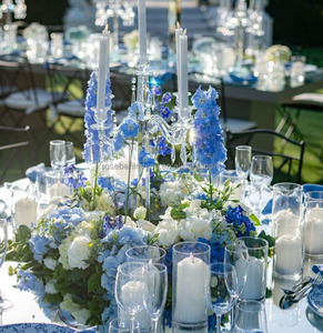 Couronnes de fleurs artificielles bleues, guirlande de roses, porte-bougie pour centre de table de mariage, décoration de chandelier - Product Image 1