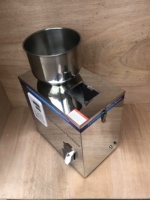 200G Hoogprecisie semi-automatische deeltjesvulmachine voor kwantitatieve granulaat- en poederkoffiebonen in zakken en zakjes