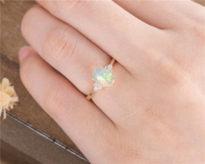 แหวนหมั้นโอปอลธรรมชาติทรงรีชุบทอง S925 ประดับเพชร CZ แบบครึ่งวง คลัสเตอร์ ตุลาคม หินประจำเดือนตุลาคม - Product Image 4