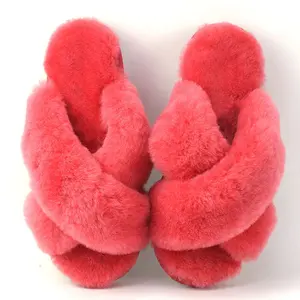 Pantofole incrociate in vera pelliccia di lana soffici pelle di pecora moda donna morbide pantofole invernali in microfibra per interni in cartone per le donne TPR