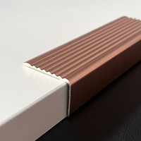 Foshan FSF extérieur en aluminium marches d'escalier nez anti-dérapant robuste décoratif métal étape escalier nez profil bandes