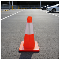 Cône de signalisation en PVC robuste avec bande réfléchissante pour la sécurité des travaux de construction, des travaux routiers, des tunnels et des parkings