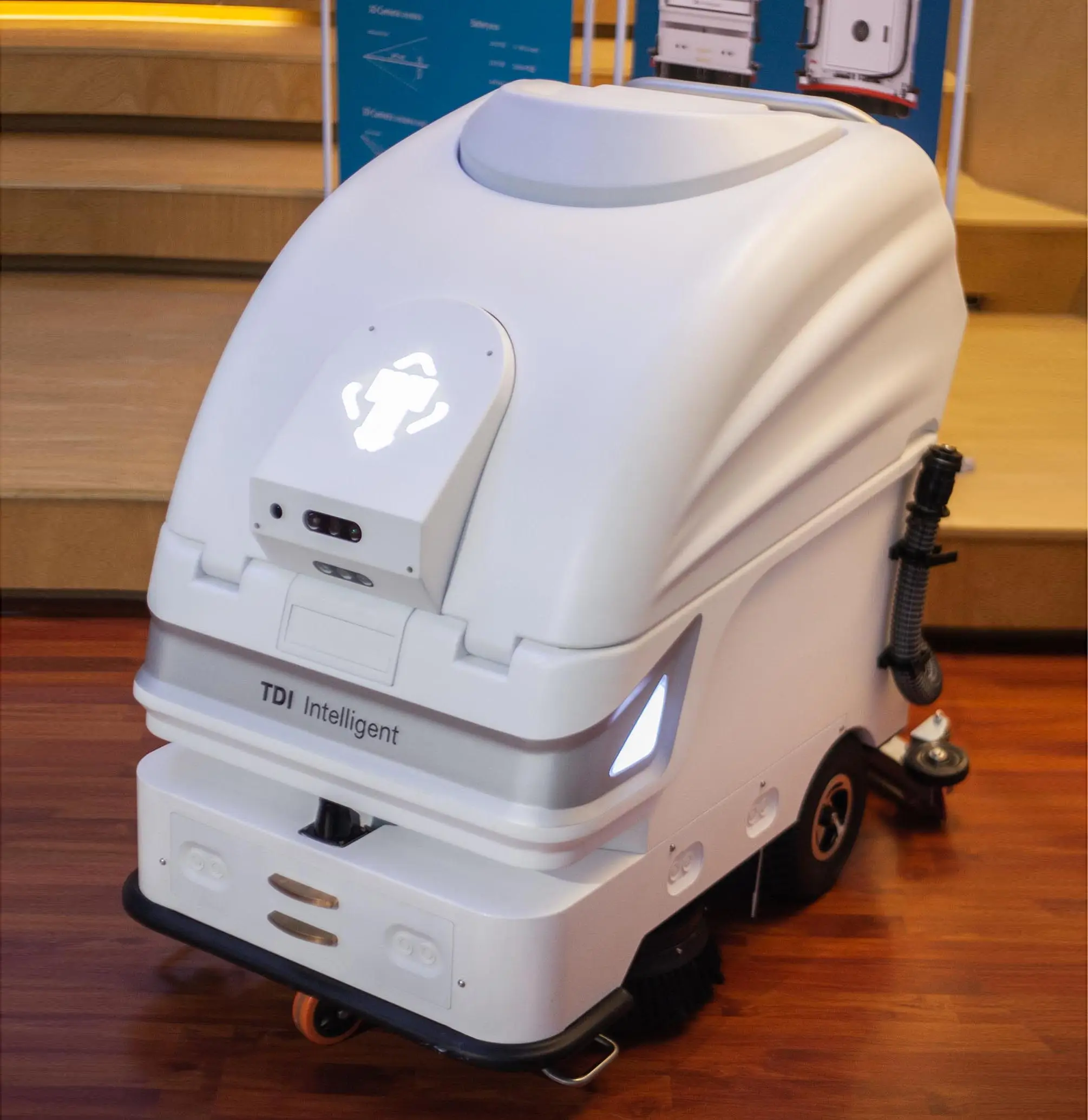 100% Automatic AI Intelligent Floor Washing Robot Auto commercial floor cleaning robots Scrubber Machine TD-Q700