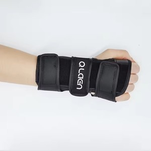 Équipement de <span class=keywords><strong>protection</strong></span> pour adultes pour le patinage sur glace, le roller, le vélo, <span class=keywords><strong>protection</strong></span> des poignets, des coudes, six en un - Product Image 4