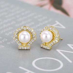 Orecchini a Forma di Conchiglia per Donne, Design Elegante e Minimalista, Accessori per Orecchie da Indossare Quotidianamente - Product Image 4