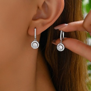 Pendientes Pequeños de Estilo Coreano con Diseño de Mariposa con Incrustaciones de Circonita, Chapados en Oro de 18K, de Aleación de Alta Calidad, Combinan con Todo, para Bodas, para Mujer - Product Image 6