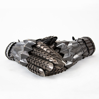 Reproduction 1:1 des gants d'armure de chevalier médiéval, dotés de phalanges mobiles, adaptés au jeu de rôle et à la présentation en collection