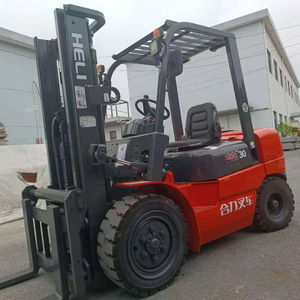 Chariot élévateur à fourche d'occasion HELI H2000 CPCD30, moteur diesel, 3 tonnes, bon état, origine chinoise, Shanghai - Product Image 1