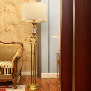 Meredith kim loại tripod Đèn sàn hiện đại Nordic Đèn sàn đèn pha lê - Product Image 5