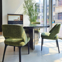 Chaise de salle à manger empilable moderne en teck massif de haute qualité pour appartements et salons