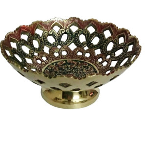 Cuenco metálico de latón antiguo para fruta, vajilla para servir comida y fruta, cuenco hecho en la India - Product Image 1