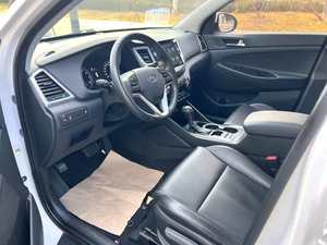 <span class=keywords><strong>Tucson</strong></span> 1.6T Turbo SUV 2017, modèle intelligent à deux roues motrices, sièges en cuir, galerie de toit en alliage d'aluminium, pneus R17, intérieur sombre - Product Image 5