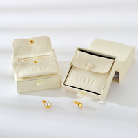 Sacs d'emballage à rabat avec logo personnalisé Sac à fermeture éclair pour le rangement de petits bijoux Emballage de cadeaux Pochettes à bijoux en velours pour boucle d'oreille collier bague