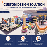 Équipement de centre de jeux intérieur pour centre de divertissement familial avec toboggans, zones d'escalade et jeux souples