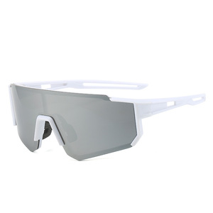 9815 <b>Square</b> Metal Frame Women's <b>Sunglasses</b> with Polarized Lenses UV Protection Gradient Design Retro Style - Product Image 4